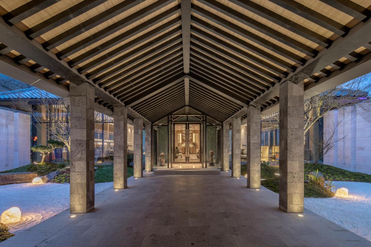 Howard Johnson Huashuiwan Hot Springs Resort Chengdu Esterno foto